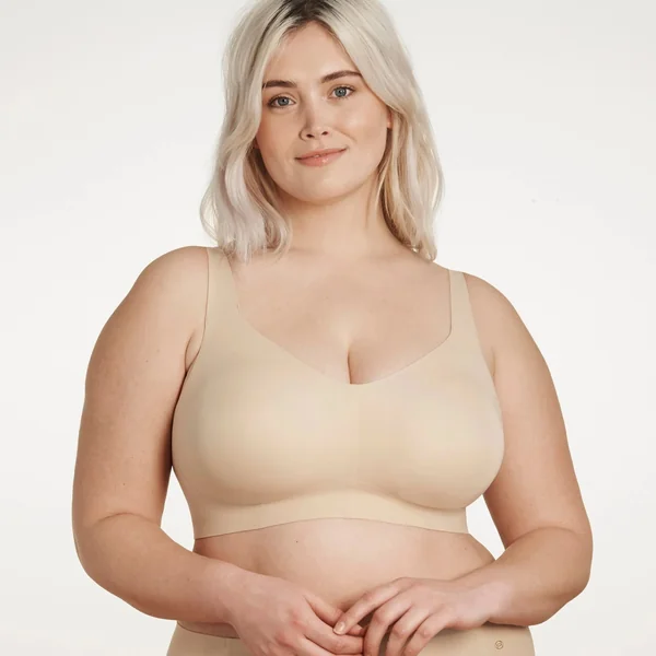 Evelyn Bobbie Beyond Bra
